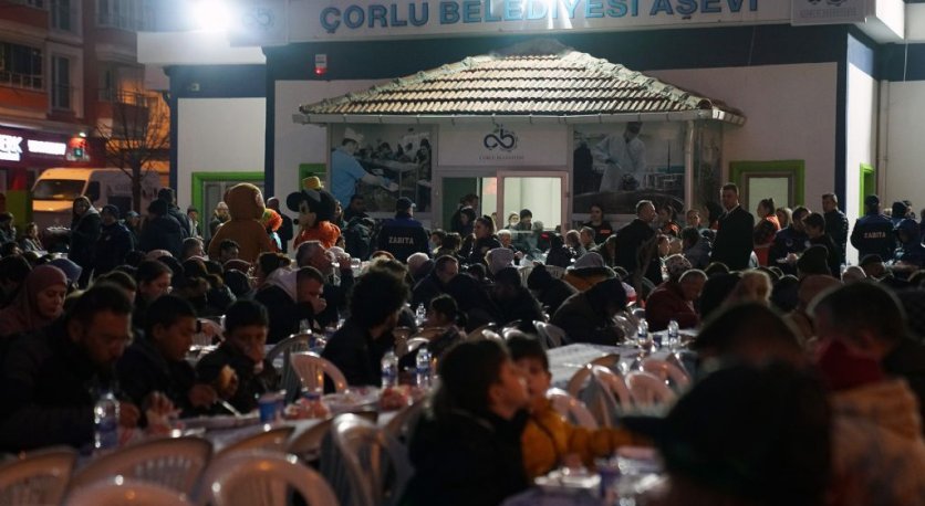 Çorlu'da Ramazan'ın İlk İftarları Aşevinde Verildi