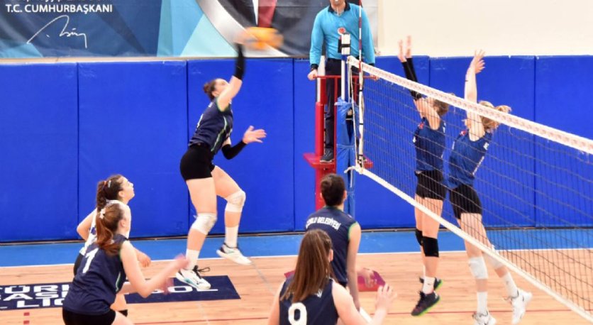 ÇBSK Voleybol Takımları Namağlup Şampiyon Oldu